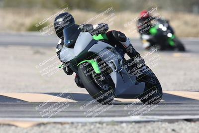 media/Dec-01-2025-Moto Forza (Mon) [[2daa91e15f]]/1-Advanced Group/Session 3 (Turn 3)/